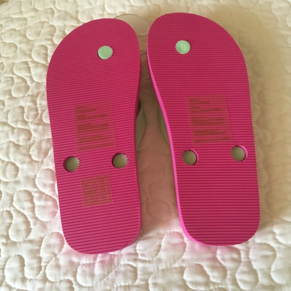 "Swim Shop" Girls Strawberry Flip  Flops - Picture 3 of 3